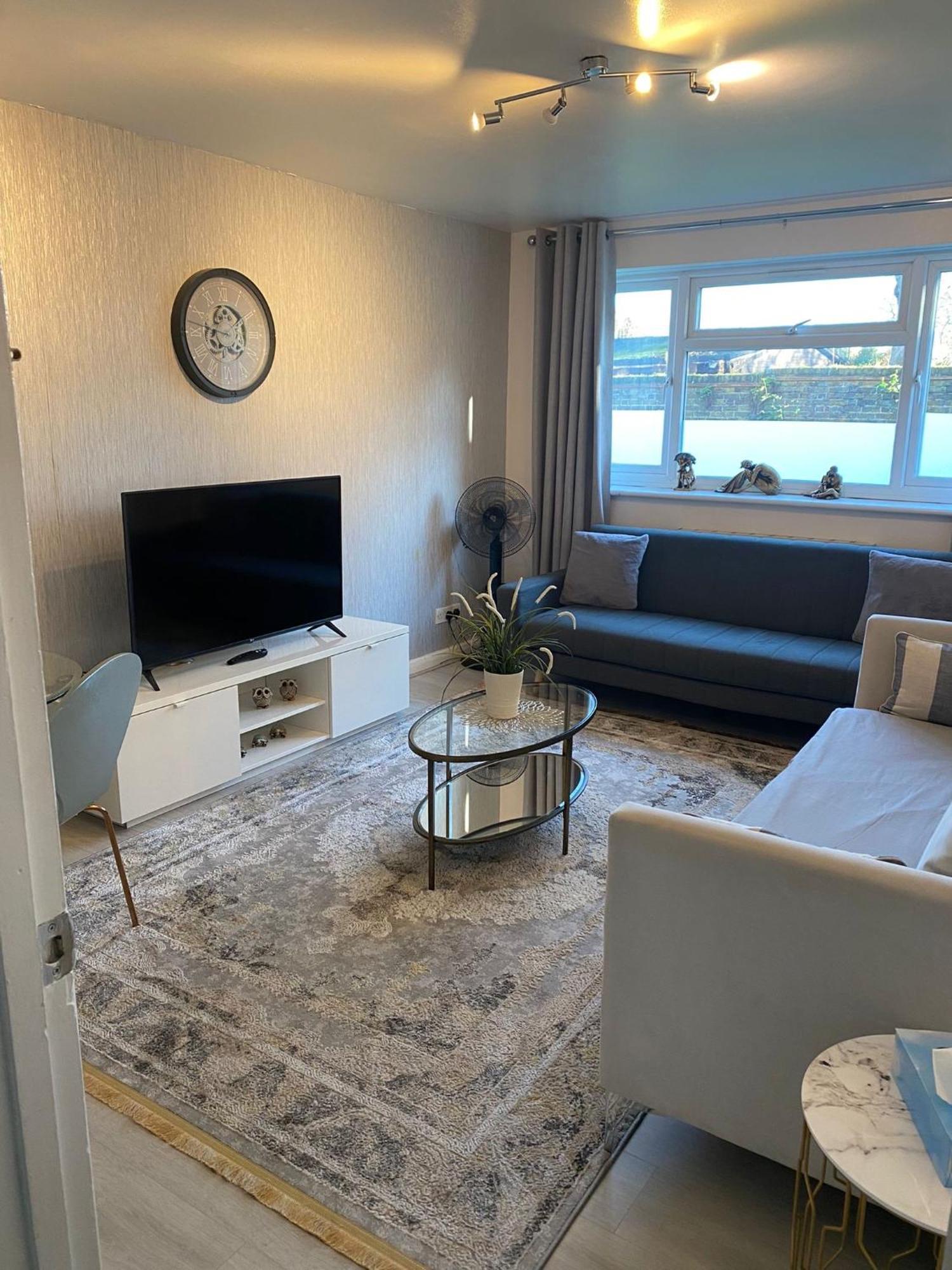 One Bedroom Flat In Chiswick W4 Лондон Экстерьер фото