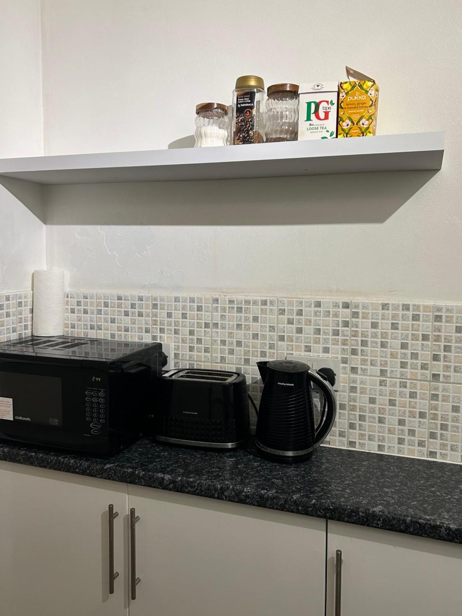One Bedroom Flat In Chiswick W4 Лондон Экстерьер фото